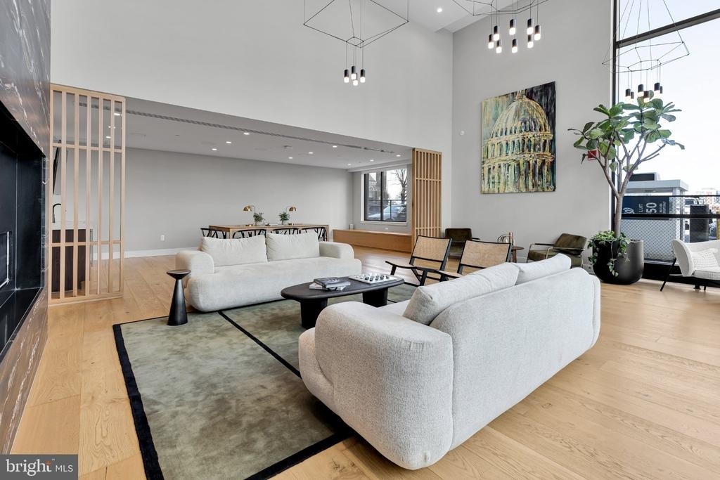 37 L Street Se - Photo 3