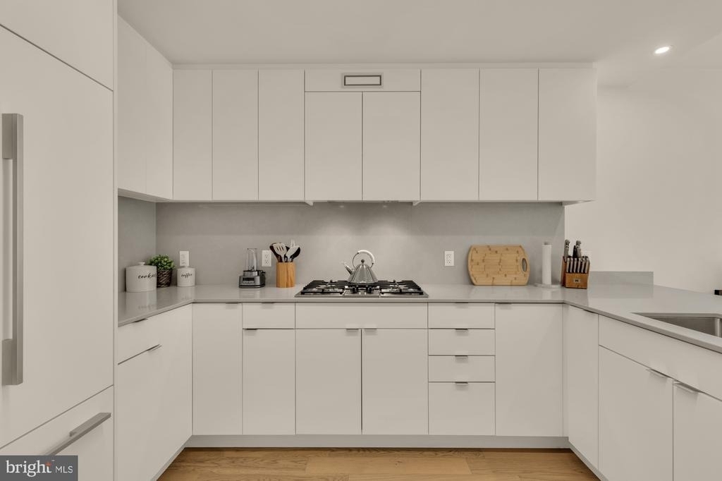 37 L Street Se - Photo 18