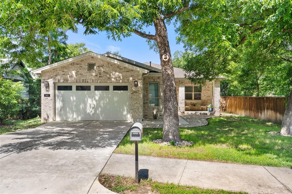 1410 Hart St - Photo 1