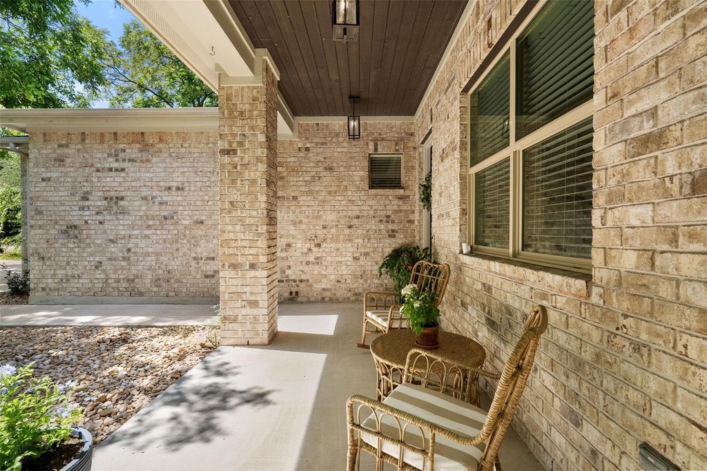 1410 Hart St - Photo 4