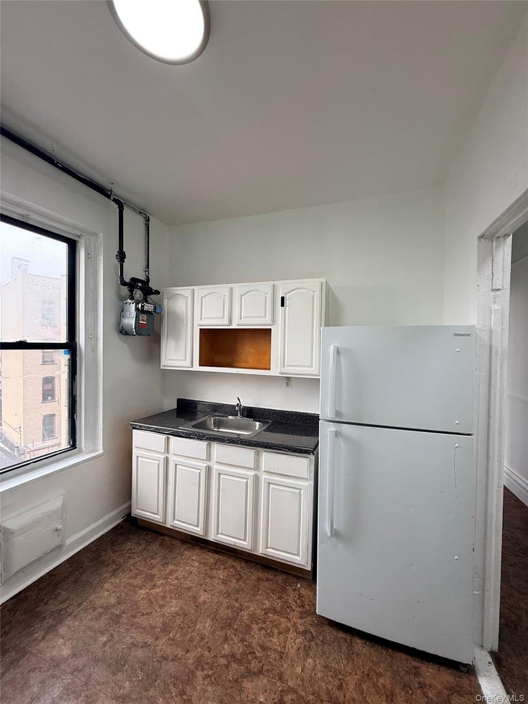 Apartment in Bronx Albany Crescent - Photo 1