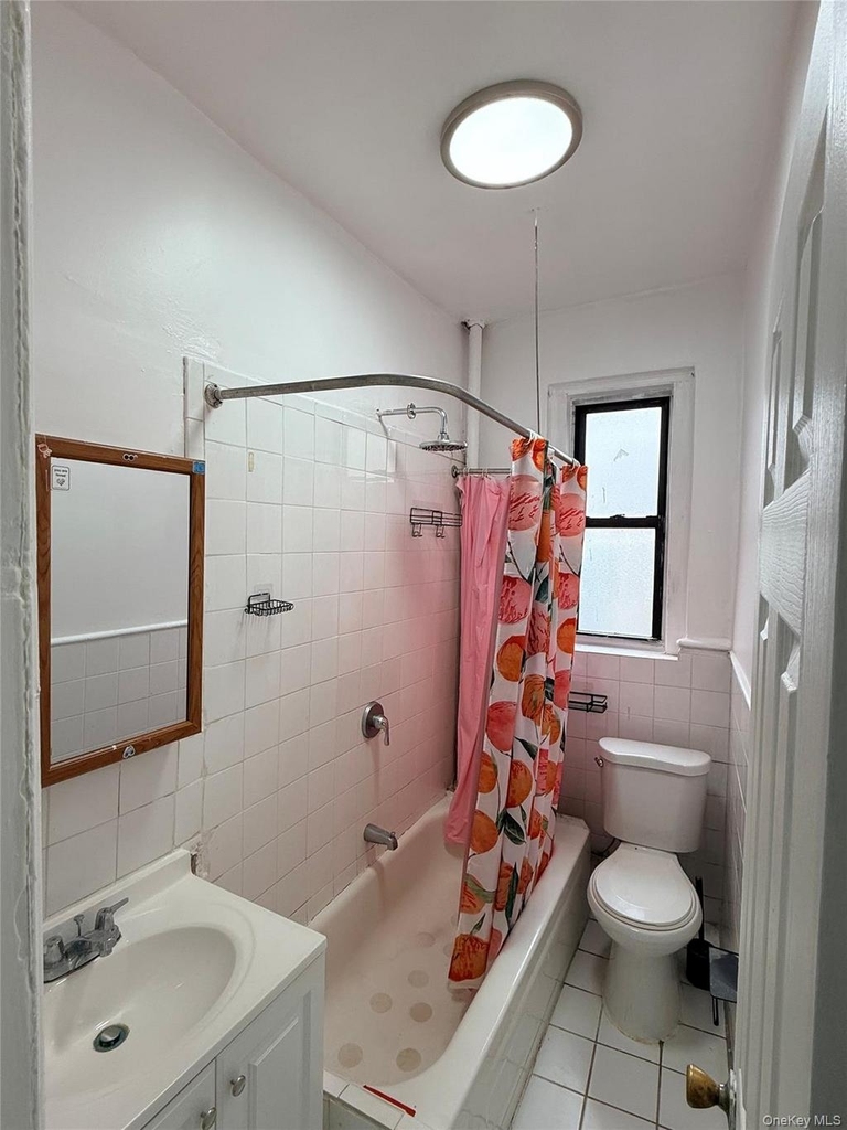 Apartment in Bronx Albany Crescent - Photo 5