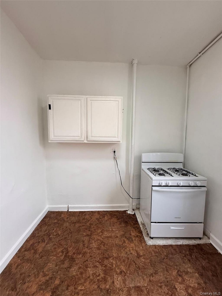 Apartment in Bronx Albany Crescent - Photo 4