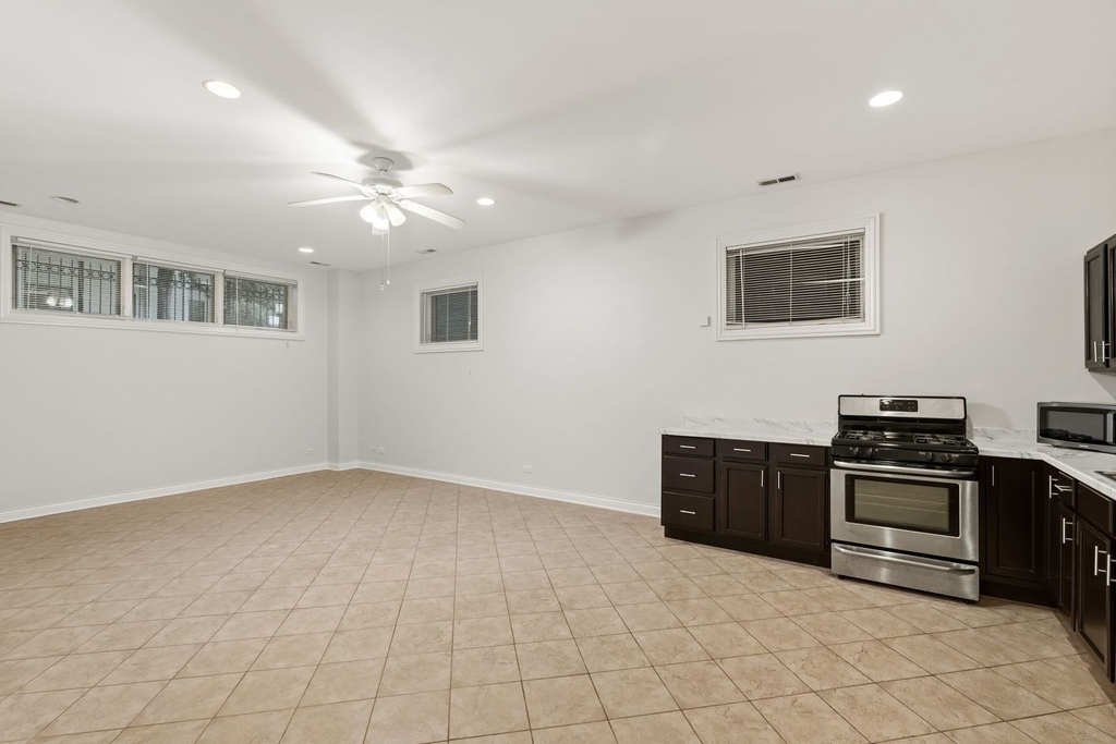 938 N Washtenaw Avenue - Photo 1