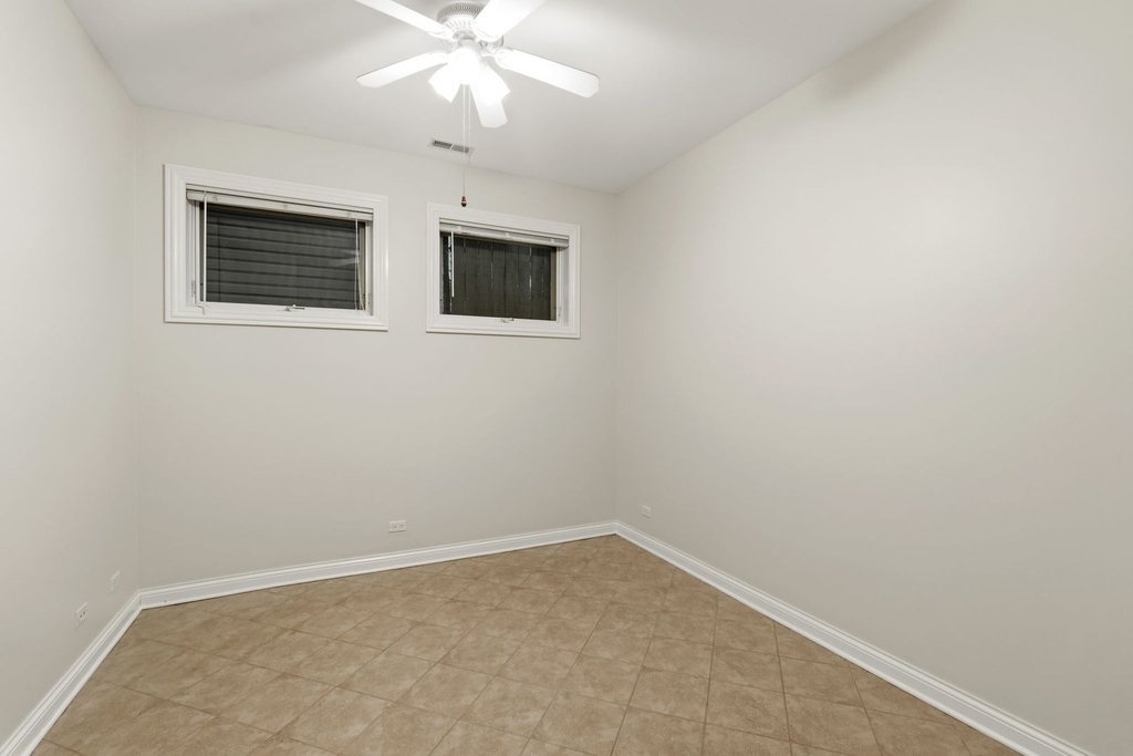 938 N Washtenaw Avenue - Photo 8