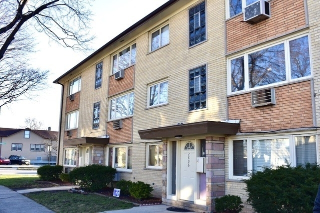 2802 N Rutherford Avenue - Photo 0