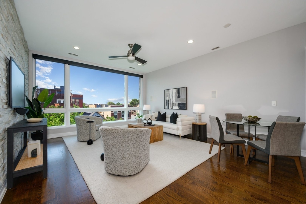 1446 W Cortez Avenue - Photo 1