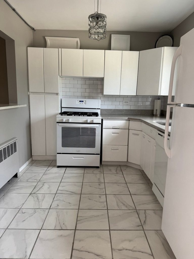 606 Green Bay Road - Photo 2