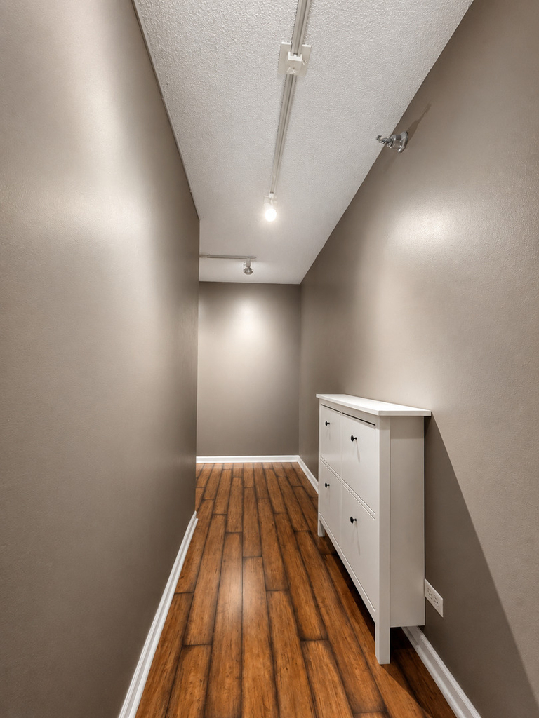 70 W Huron Street - Photo 3