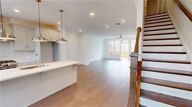 141 Basil Street - Photo 10