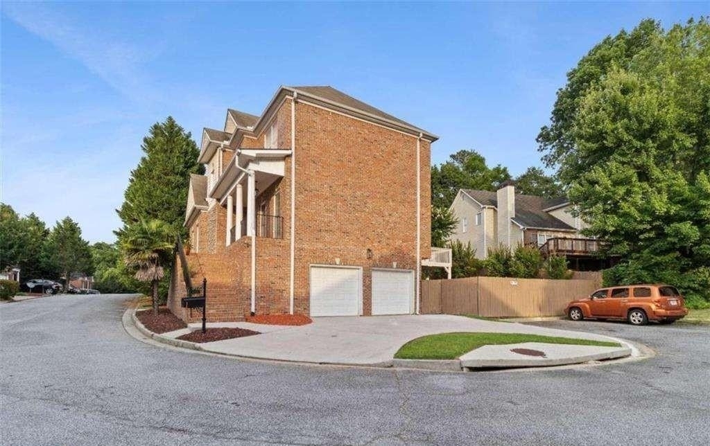 1711 Summit Glen Lane - Photo 2