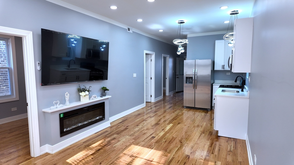 2233 S Spaulding Avenue - Photo 2