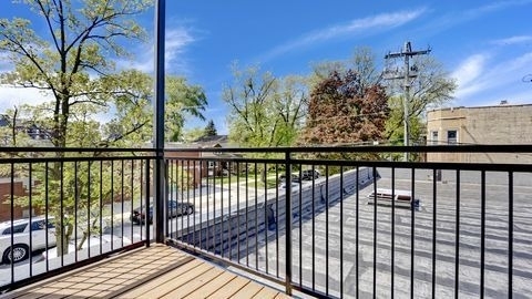 4350 W Lawrence Avenue - Photo 8