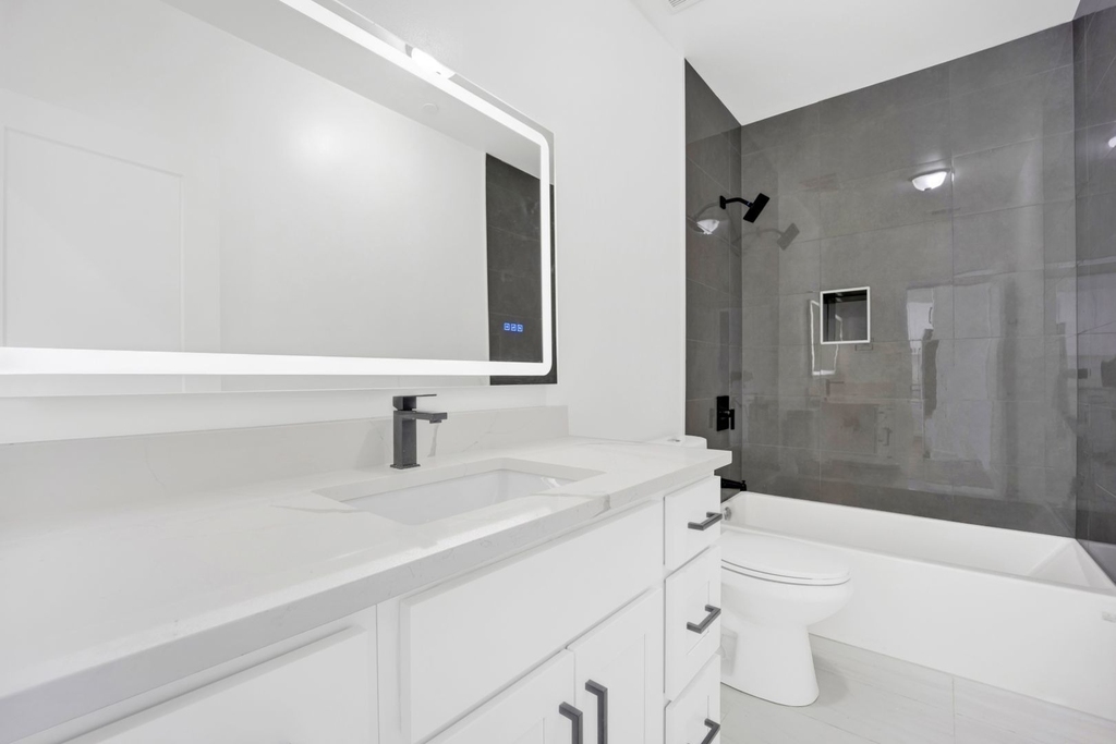 4350 W Lawrence Avenue - Photo 7