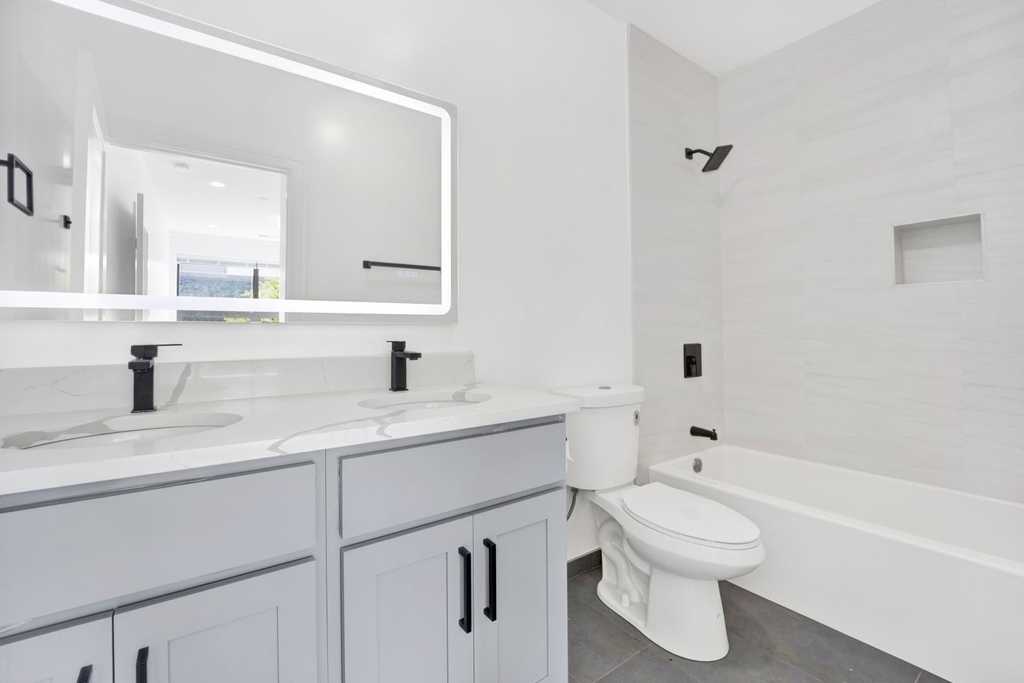 4350 W Lawrence Avenue - Photo 6