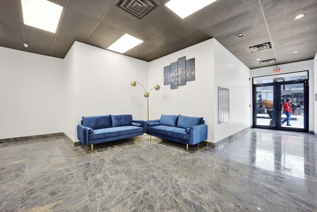 4350 W Lawrence Avenue - Photo 1
