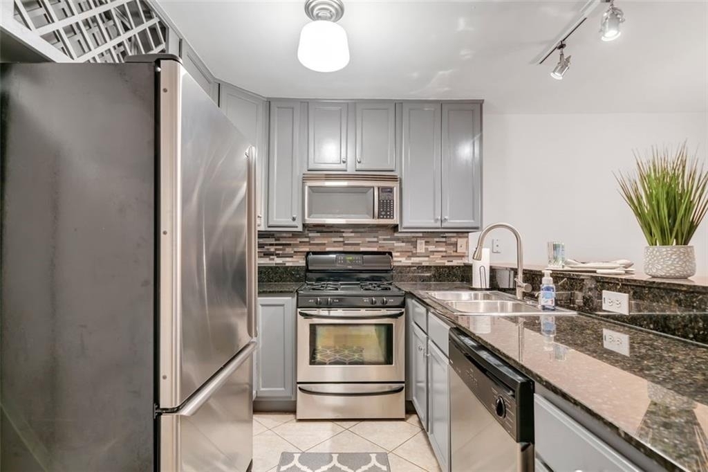 1445 Monroe Drive - Photo 16