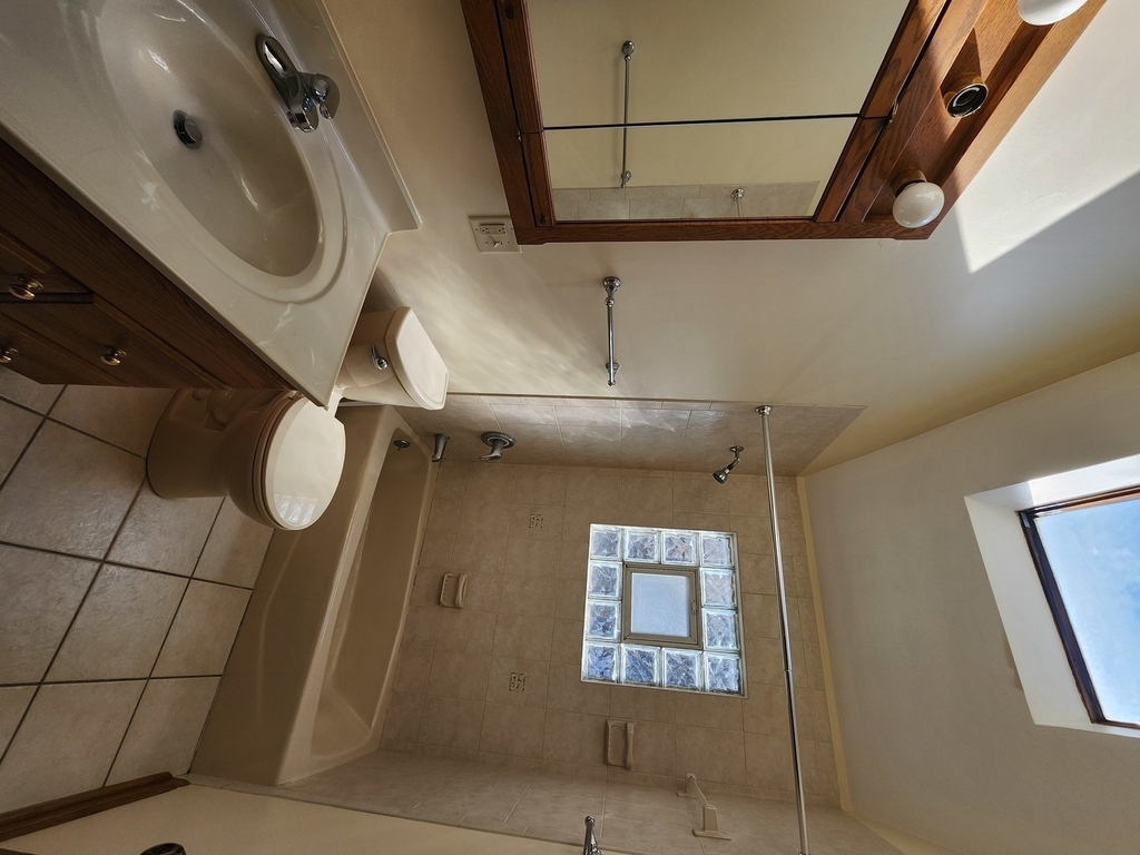 726 W 17th Street - Photo 11