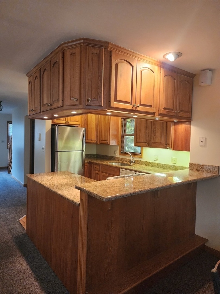 726 W 17th Street - Photo 5