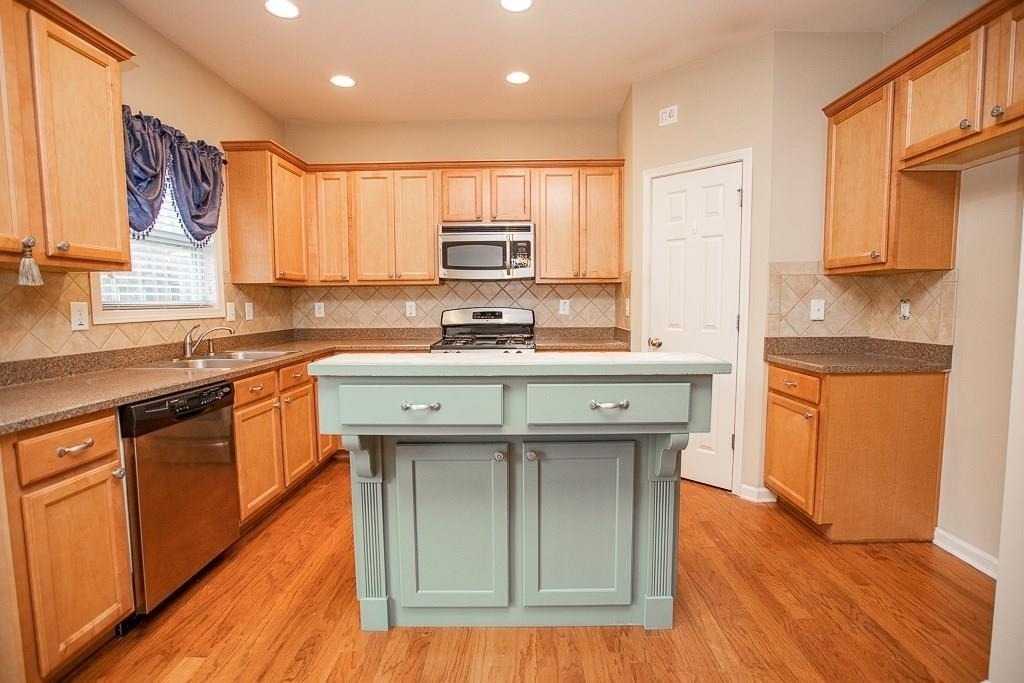 1870 Garbrooke Cove - Photo 1