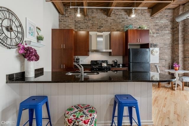 1040 W Adams Street - Photo 5