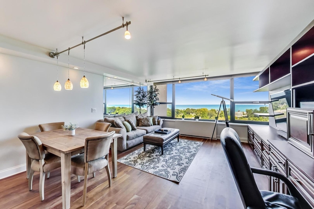 1850 N Clark Street - Photo 3