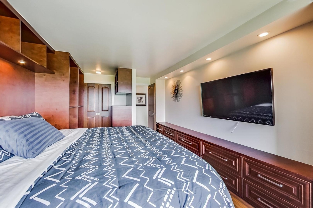 1850 N Clark Street - Photo 13