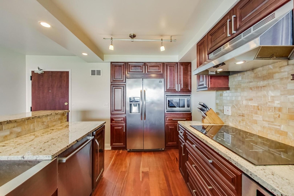 1850 N Clark Street - Photo 10