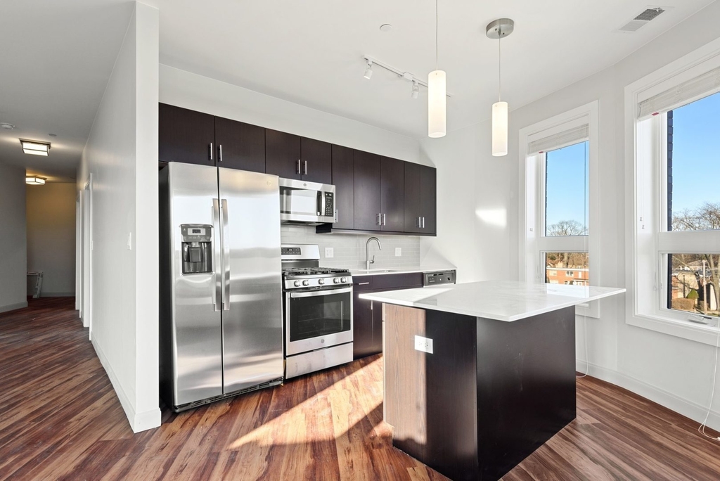 555 Roger Williams Avenue - Photo 8