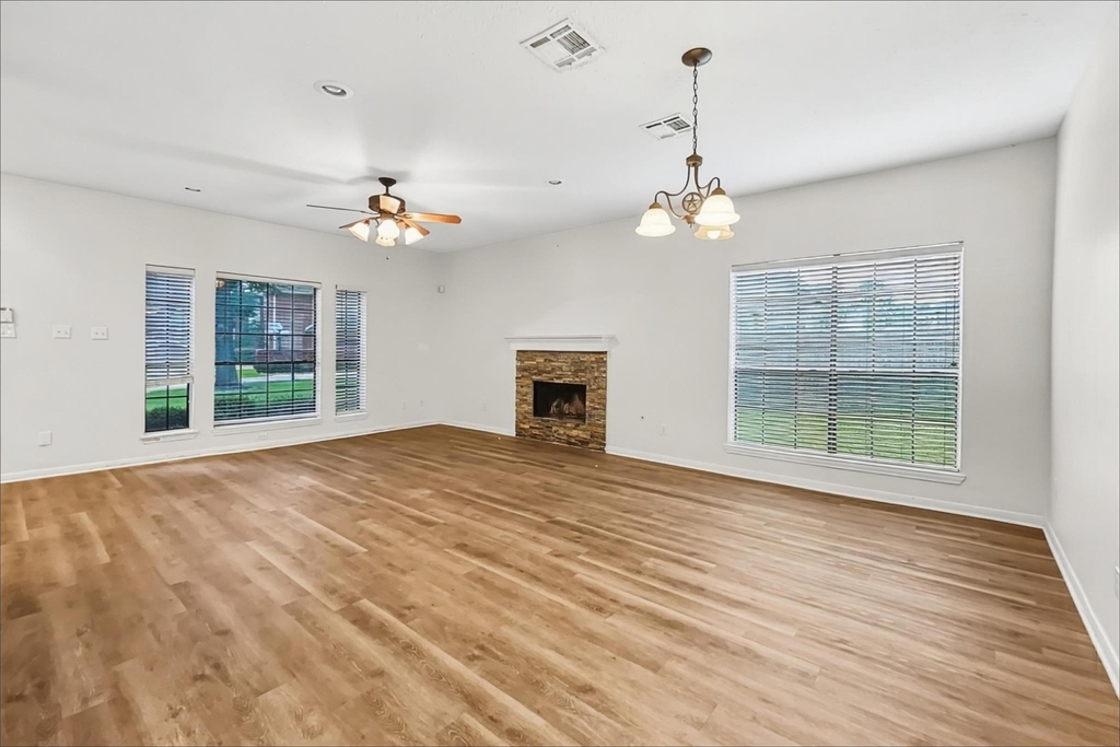 10917 Spruce Drive S - Photo 4