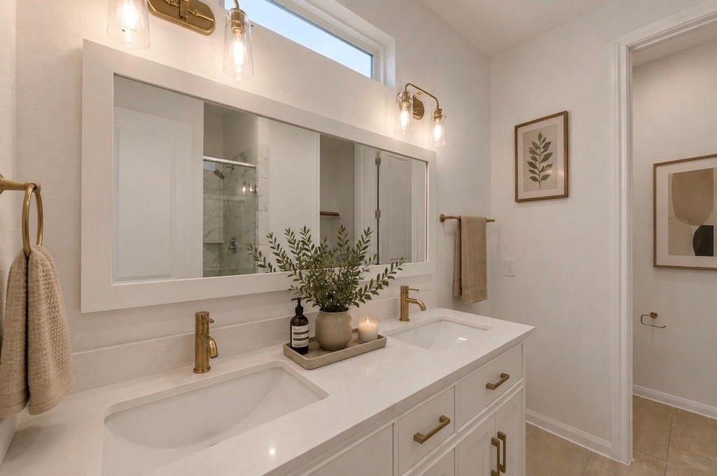 102 E 44th Street - Photo 2