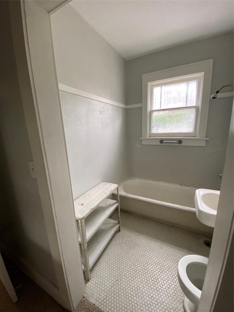 1414 Austin Street - Photo 1