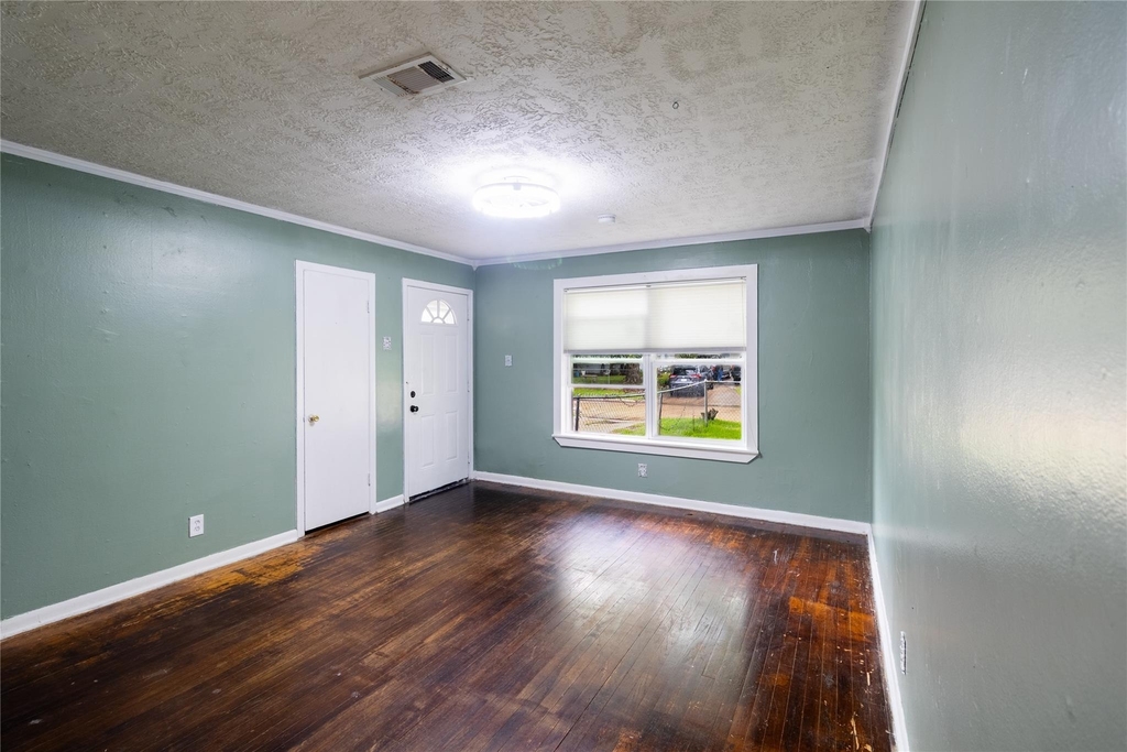 809 Norell Street - Photo 2