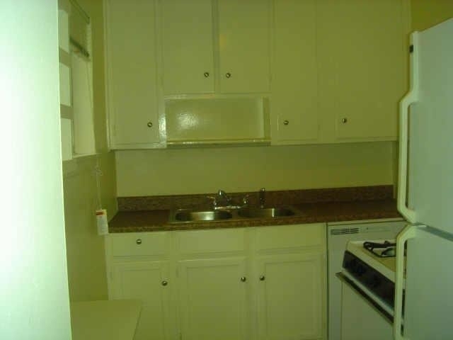 205 Avondale Street - Photo 2