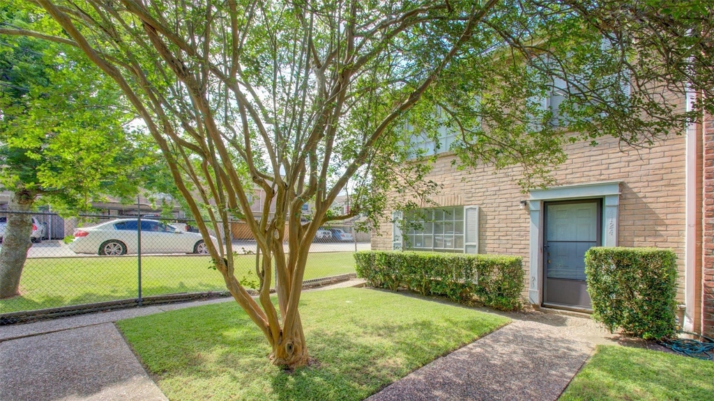 4124 Belle Park Drive - Photo 4