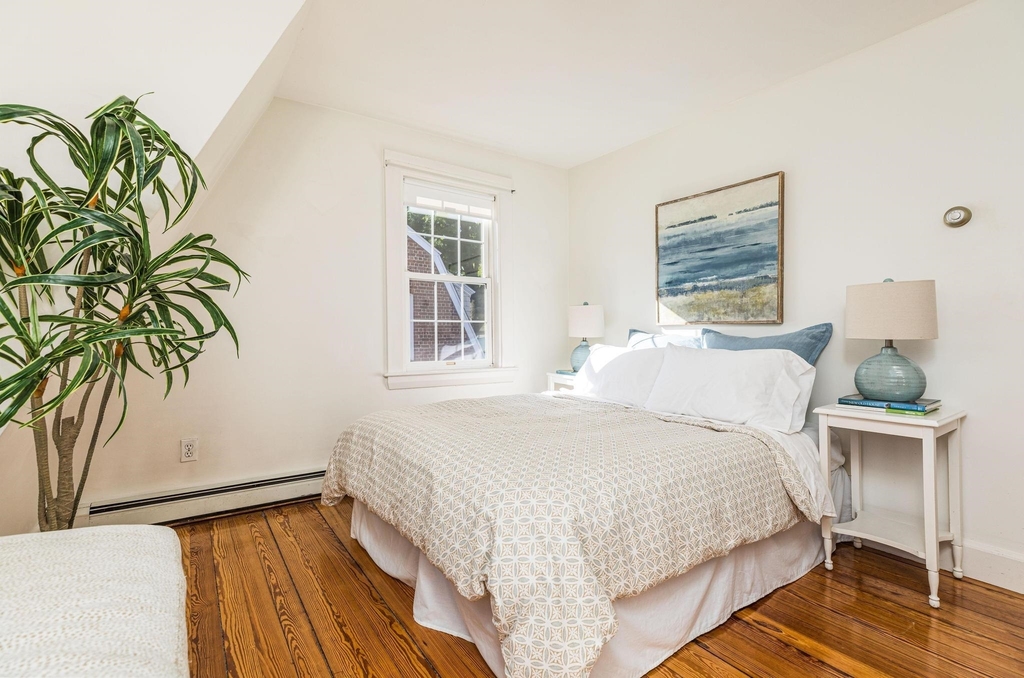 77 Porpoise - Photo 14