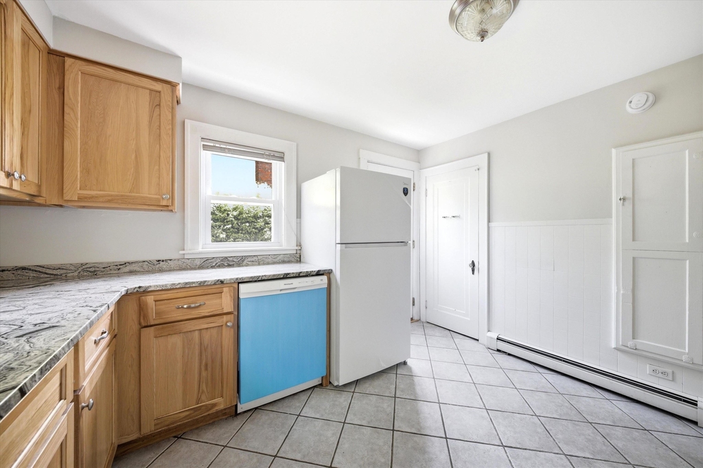 345 Coolidge - Photo 6