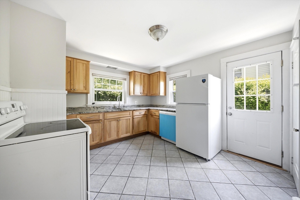 345 Coolidge - Photo 4