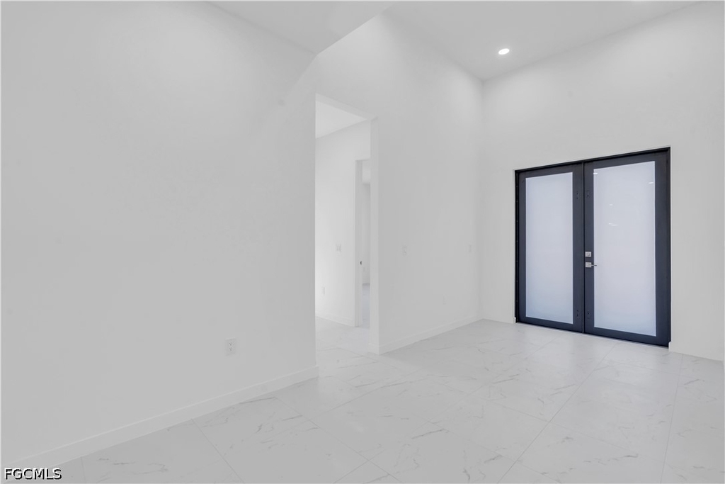 1021 Chiquita Boulevard N - Photo 3