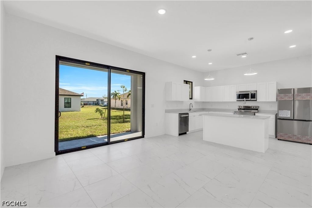 1021 Chiquita Boulevard N - Photo 9
