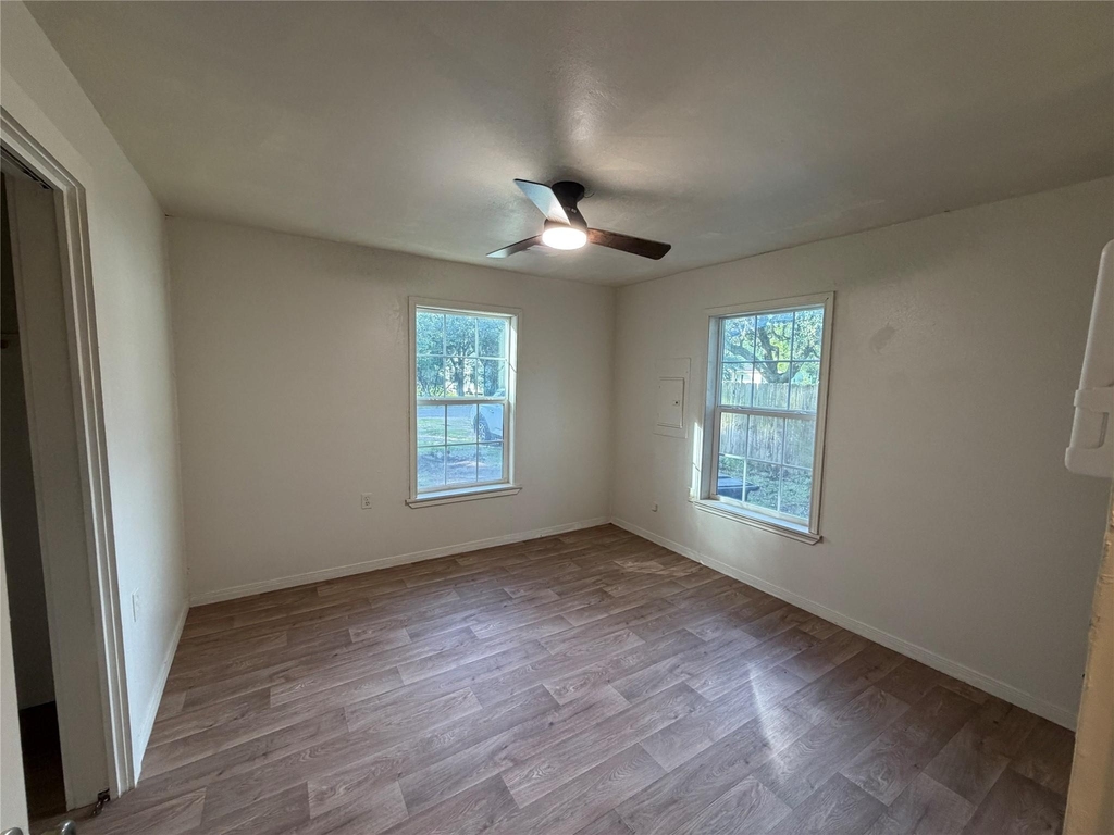 603 E 1st Street - Photo 10