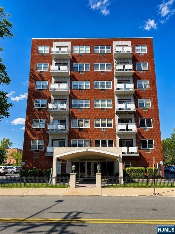20 Jefferson - Photo 0