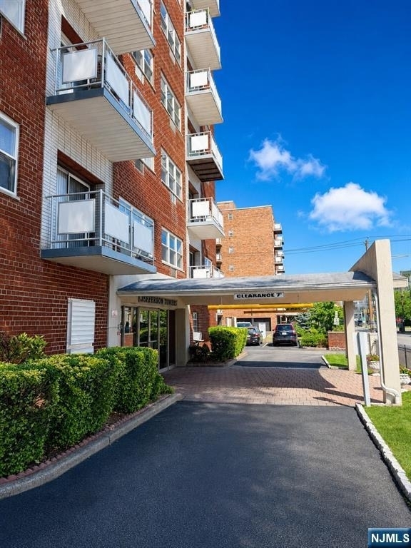20 Jefferson - Photo 1