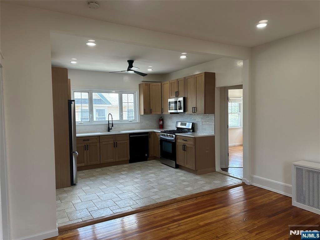 19 1st - Photo 1