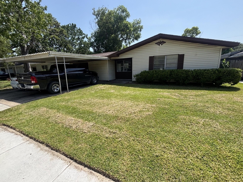 206 Maxie Street - Photo 0
