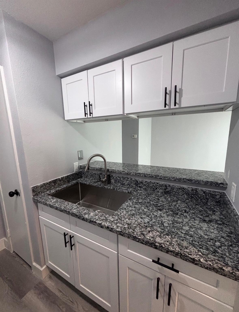 8406 Detroit Street - Photo 3