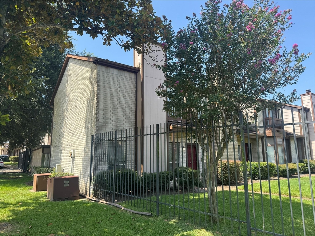 12300 Brookglade Circle - Photo 21