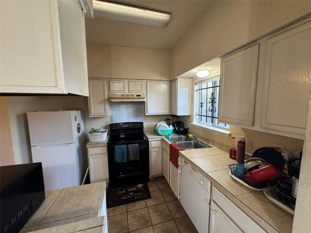 12300 Brookglade Circle - Photo 4