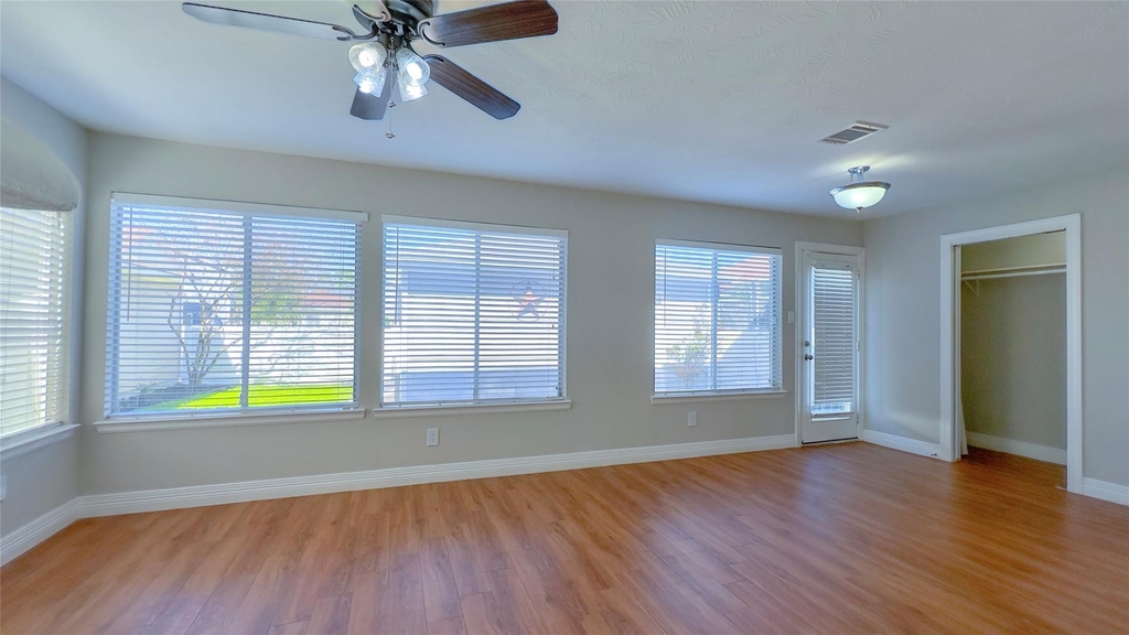 9923 Farrell Drive - Photo 2