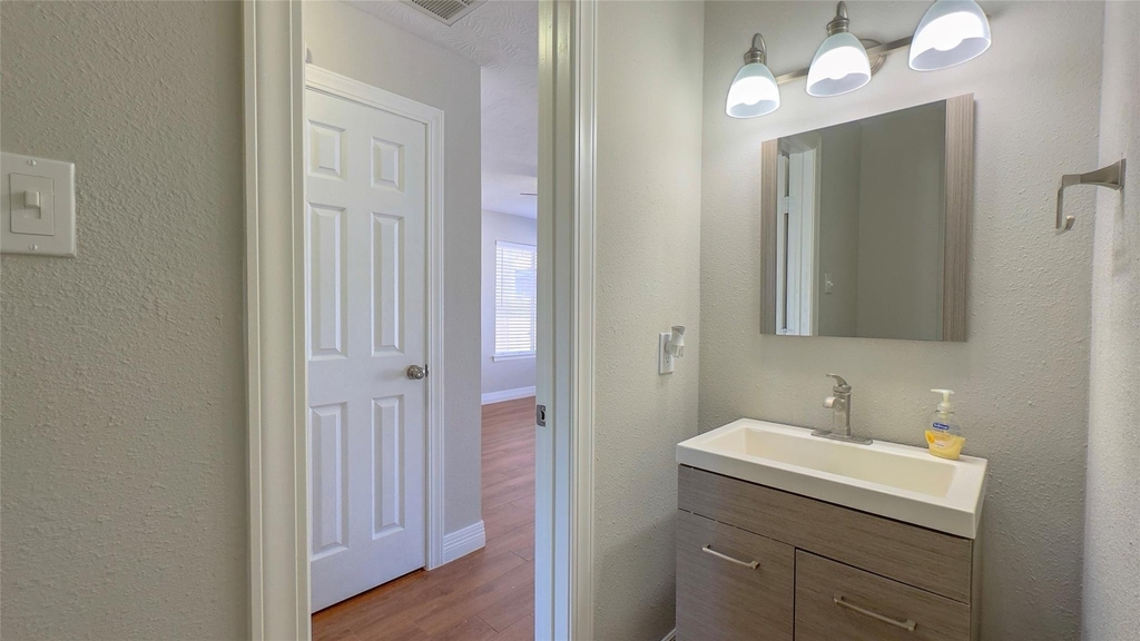 9923 Farrell Drive - Photo 4